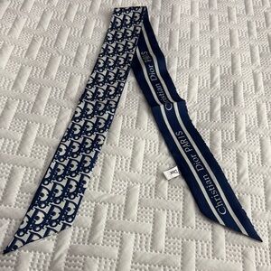 100% Handmade Silk Twilly